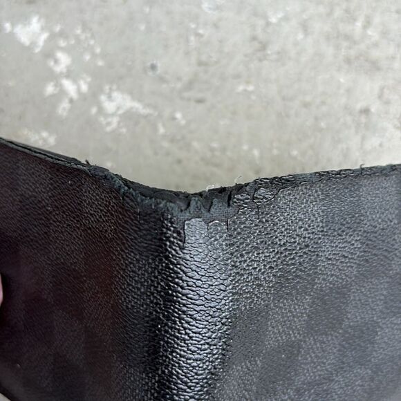 Vintage Louis Vuitton wallet - Picture 5 of 10